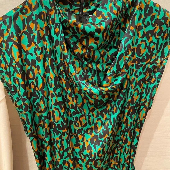 New with tags Veronika Maine animal print in green long dress | size 6 - Picture 2 of 2